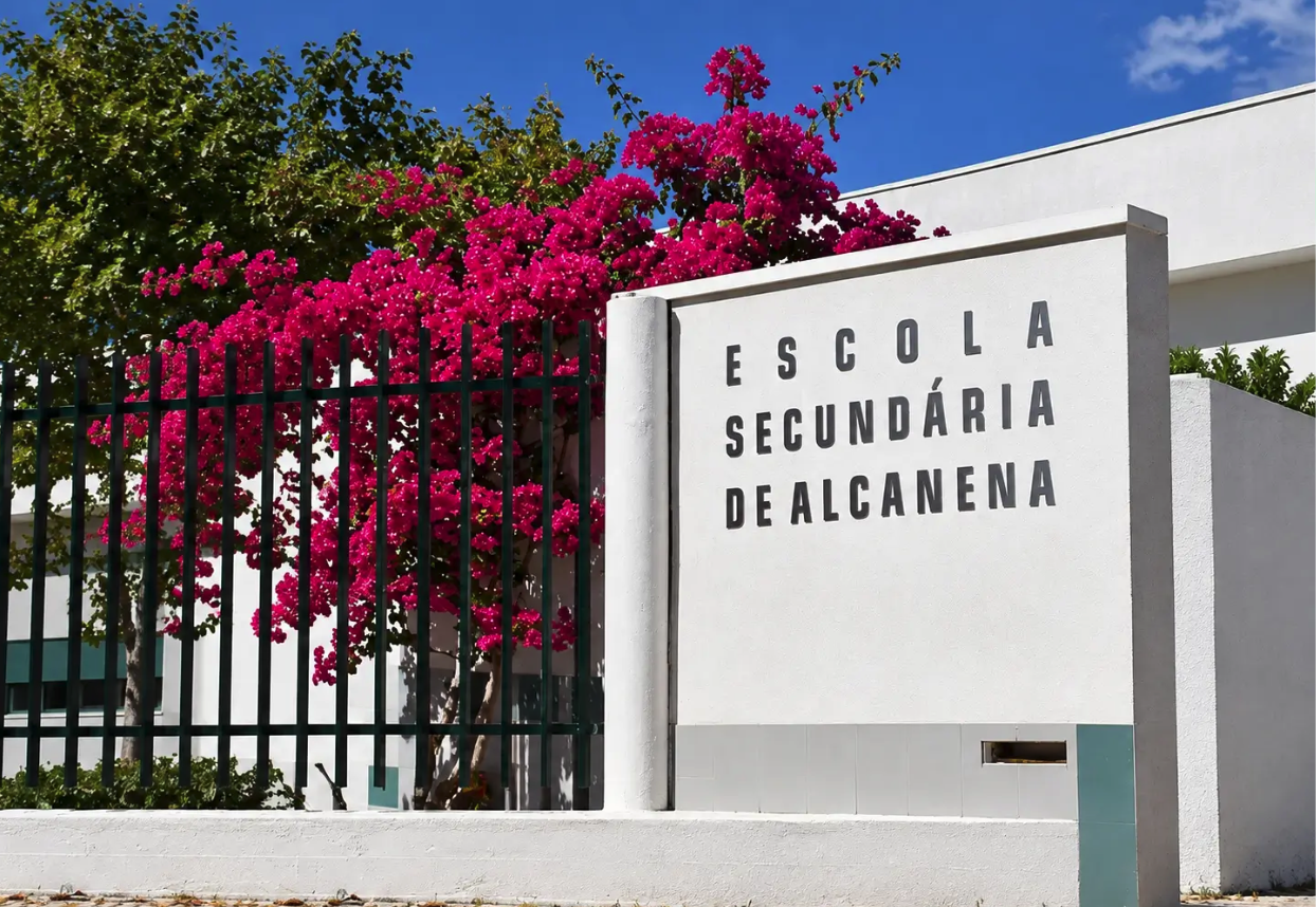 Alcanena inaugura escola secundária completamente renovada
